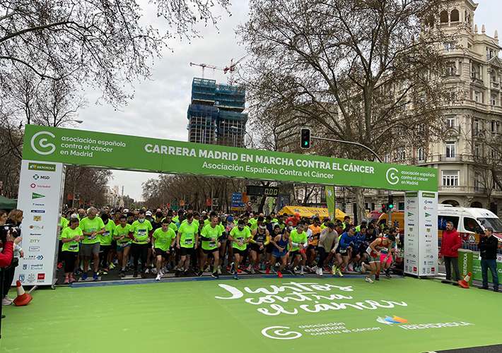 foto noticia Más de 11.000 personas participan en la IX Carrera contra el Cáncer en Madrid organizada por la AECC con el patrocinio de Iberdrola.